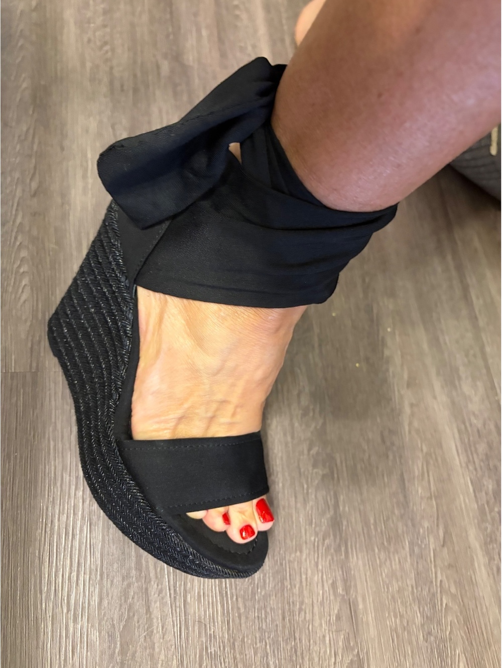 Donald J Pliner Black Platform Wedge Sandals Women’s 7.5 Ankle Tie